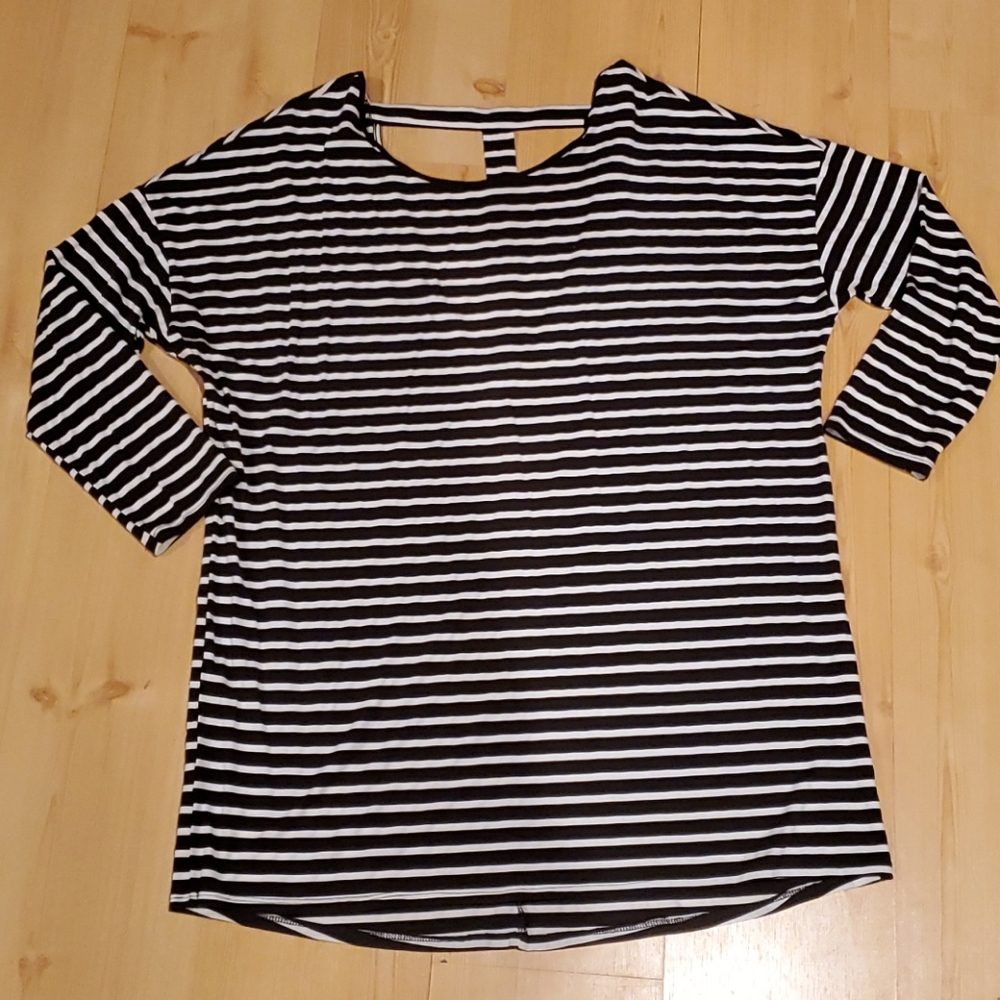 Olive White Striped Tunic‎ Top Long Sleeve Strappy T-Back Cutout Relaxed Fit